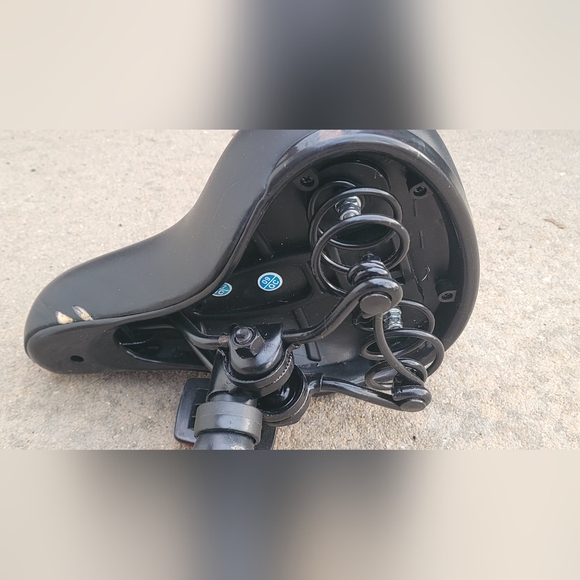 Black Bicycle Seat with Post For JETSON BOLT - Picture 3 of 8